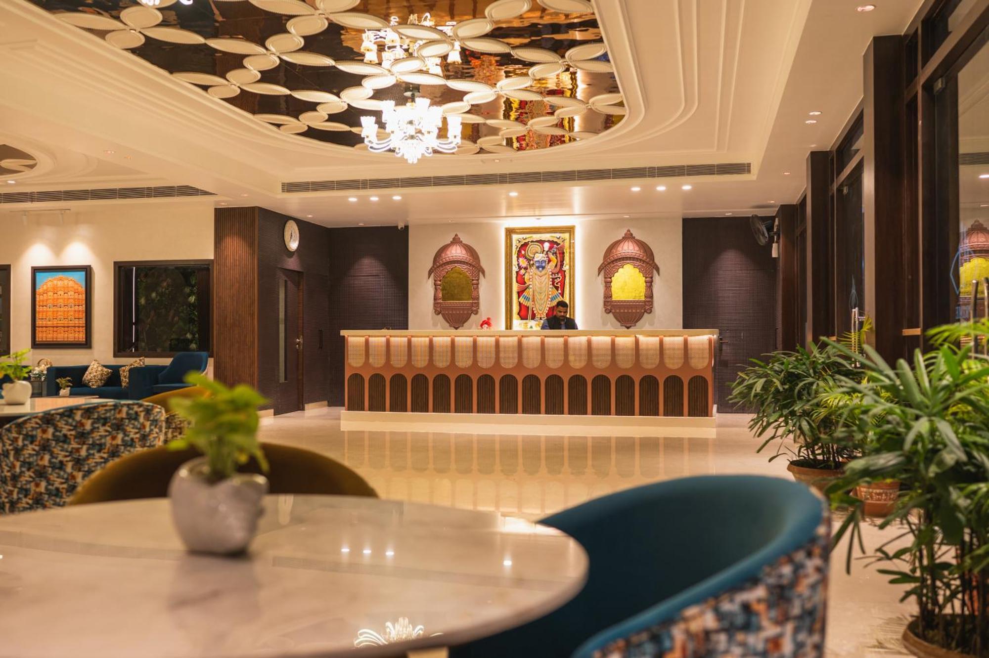 Prime Safari Hotel